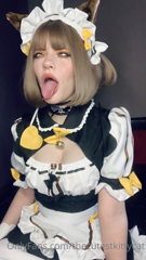235661191_my-azuki-cosplay-and-ahegao-trying-to-be-quiet-using-my-vi_0.m4v