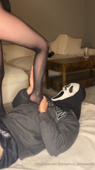 1989156568_i-want-my-sweaty-pantyhose-feet-shoved-into-your-face_0.mp4