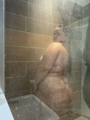 799843974_you-like-what-you-see_1.mp4