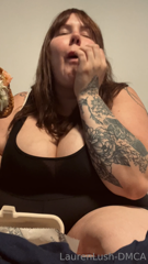 600909189_popping-in-for-tiny-midday-snack-i-look-like-garage-was_0.mp4