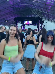 hoje é o dia da minha pessoa mais especial, melhor amiga, assessora, as vezes meio mãe rs, minha (1).mp4