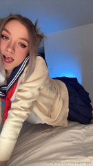 721999634_hot-tik-toks-in-a-himiko-toga-cosplayanal-plug-with-black_2.m4v
