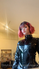 419528877_trying-to-find-the-best-lighting-angles-for-my-photos-s_0.m4v