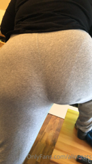 263234196_tight-sweatpants-fart-anyone-want-to-volunteer-their-face-f_0.m4v