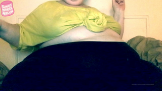 11187993_theres-something-super-special-about-the-way-your-body-jigg_0.mp4