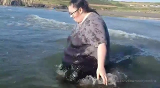 191316492_i-love-these-clips-of-me-in-the-sea-people-definitely-repor_0.m4v
