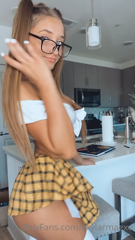 90153216_new-school-girl-video-message-me-if-you-want-it_0.m4v