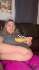 892620414_woke-up-craving-cheesecake_0.mp4