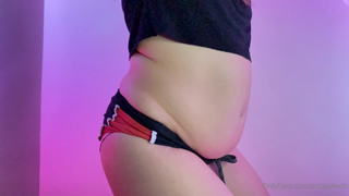 246109547_slow-mo-belly-jiggle-what-could-be-better_0.m4v