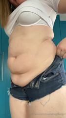 1508116906_short-shorts-update-they-still-barely-fit_0.mp4