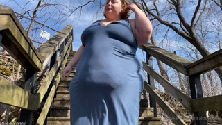 1596226841_ssbbw-takes-a-stroll-12-09-min-free-for-you-this-video_0.mp4