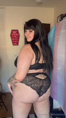 1040413349_enjoy-this-cute-little-titty-drop-a-very-dumb-outtake-it_1.mp4