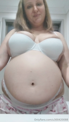 763762691_happy-to-be-bouncing-my-big-belly-round-again_0.m4v
