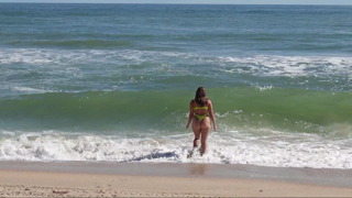 20211214-Day_at_the_nude_beach__Ughhh_this_was_so_hot_to_f_1_326988424739303424_326987042019876864.mp4