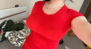 176906178_Guyyys, How do I look in red_! (Please say beautiful cause I.._03_563bb4fa-82b3-428c-973a-cea20dbd5f1c.m4v