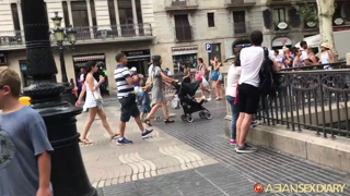 asd-2017-08-27-barcelona-spain-Hot British Slut’s Pics & Walk Around Barcelona – August 27, 2017.mp4