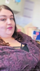 1367455387_who-knows-how-much-longer-this-desk-chair-will-last-me-it-s_0.mp4