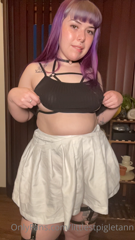 195190710_touch-me-squeeze-and-squish-me-feel-me-all-over-i-love-t_7.m4v
