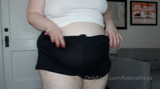1496666680_belly-bloated-beyond-beliefive-been-eating-like-absolute-sh_0.mp4