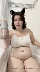 390934222_chugging-3500-calories-in-15-minutes-am-i-a-good-piggy-a_1.m4v