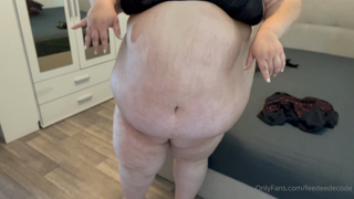 382855604_try-on-went-wrong-too-fat-i-tried-my-old-swimsuit-it-ob_0.m4v
