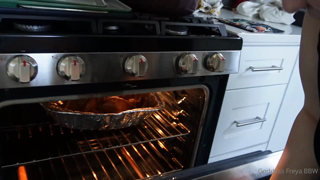 815420576_piggy-cooks-a-feast-thanksgiving-cooking-vlog-it-s-time-f_0.mp4