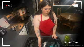1098780287_looks-like-things-got-wet-while-i-was-washing-dishes-good-t_0.mp4