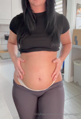 1014703310_a-little-belly-and-ass-play-post-stuffing_0.mp4