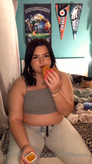 60848226_suffocating-in-jeans-stuffing-my-fat-face-with-hamburge_0.m4v