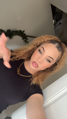 2025-10-27_@alexsiadiamonique_7565976563242519838.mp4