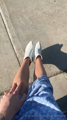1133614188_it-is-so-freaking-hot-outside-my-soles-are-sweating-so-bad_0.mp4