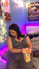 82242769_devouring-a-chocolate-cake_0.mp4