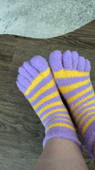 54636633_toe-socks-havent-seen-socks-like-these-in-years-still-a_0.m4v