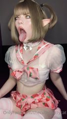 235654057_do-you-love-this-strawberry-elf_1.m4v