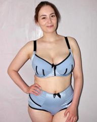 becky-in-blue-lingerie-v0-lzpj9g5rjbnf1.webp