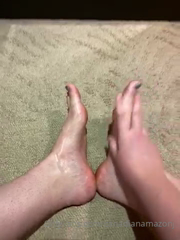 38248630_post-gym-oiled-feet_2.m4v