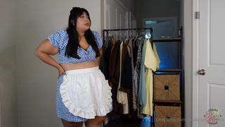 1321226068_watch-my-newest-full-length-clip-alice-stuck-in-wonderland_0.mp4