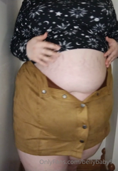 196236742_i-love-playing-with-my-big-bloated-belly-but-i-should-know_1.m4v
