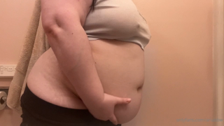 870982878_happy-nye-im-going-into-2024-the-fattest-ive-been-and_0.mp4