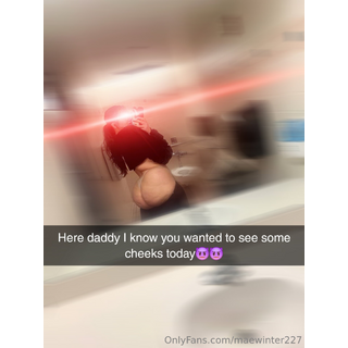maewinter227_I_love_sending_daddy_pictures_like_this_throughout_the_day_and_letting_him_knowing_I'm_thinking_of_him._Would_you_want_to_get_pictures_like_this_throughout_the_day_If_I_asked_would_you_worship_my_ass_3158586368.jpeg
