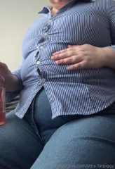 1246514251_i-bloated-my-belly-with-some-beer-and-my-button-popped-th_0.mp4