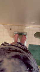 465220675_my-weight-before-thanksgiving-feast-vs-right-after-eating_1.m4v