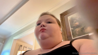 994305985_onlyfans-exclusive-fat-face-angle-stuffing-my-face-with_0.mp4