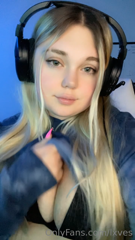 588490826_can-i-be-your-big-titty-gamer-girlfriend_6.m4v