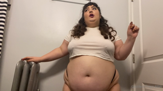 54002856_looking-fat-feeling-hot-hows-your-tuesday-night-come_0.mp4