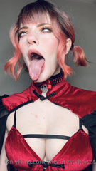 234544890_dressed-in-red_4.m4v