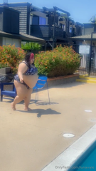 1797646593_meatball-waddling-to-do-a-cannonball_0.mp4