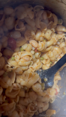1570345711_this-pasta-tastes-amazing-i-covered-it-with-a-mountain-of-g_0.mp4