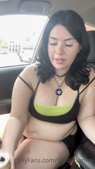 647960647_the-lady-will-have-two-burgers-please-and-thank-you-3_0.m4v