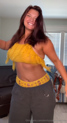 1175471274_if-you-want-to-shine-wear-yellow_0.mp4
